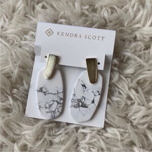 Kendra‎ Scott Howlite Earrings